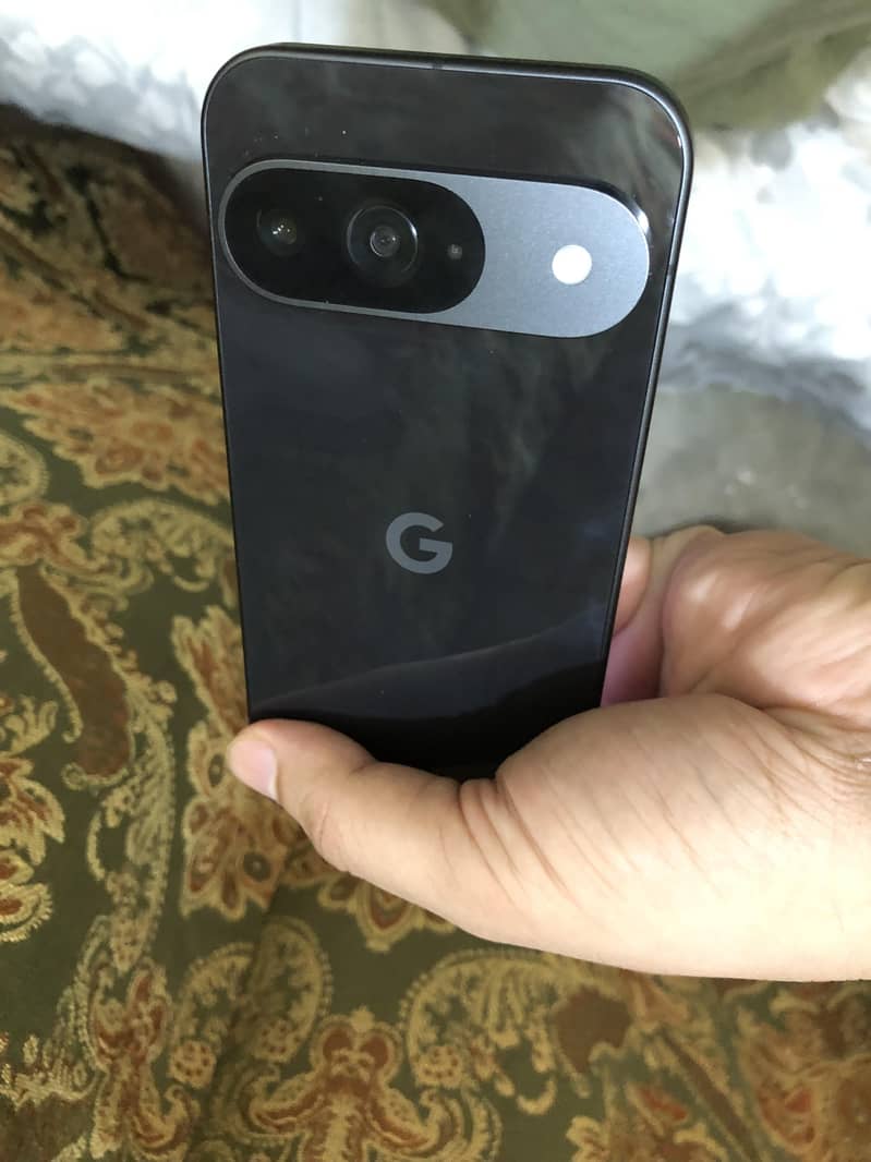 Google Pixel 9 4