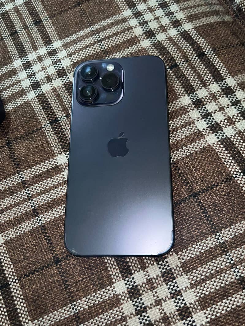 Apple iPhone 14 Pro Max 1