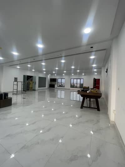 8 Marla commercial hall 5th floor original picture original price serious client only