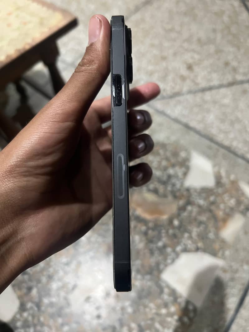 Apple iPhone 14 Pro Max 1