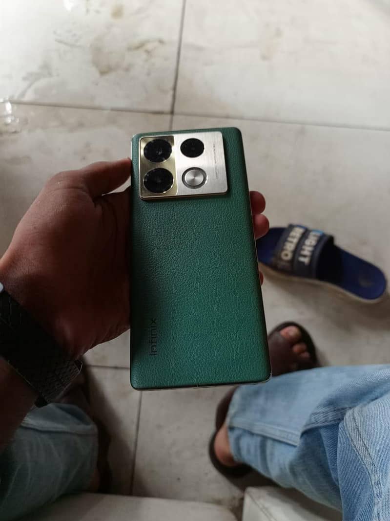 note 40 pro 1