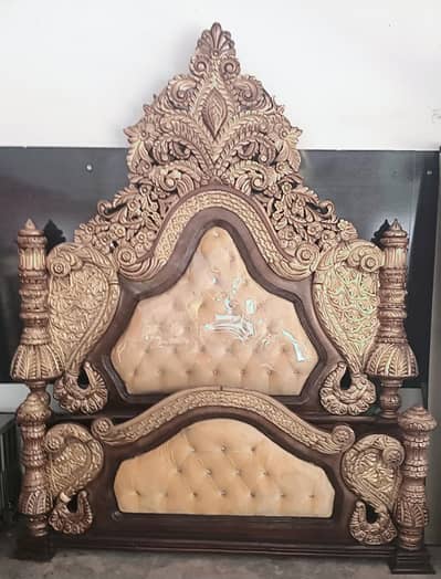 wooden solid bed