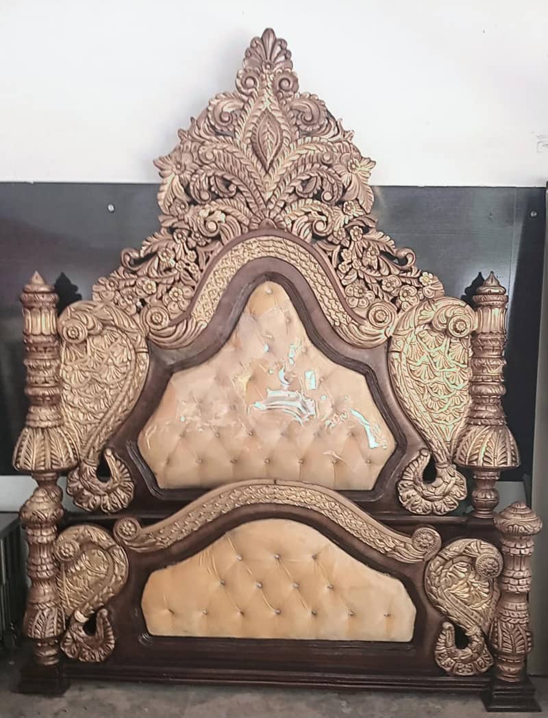 wooden solid bed 0