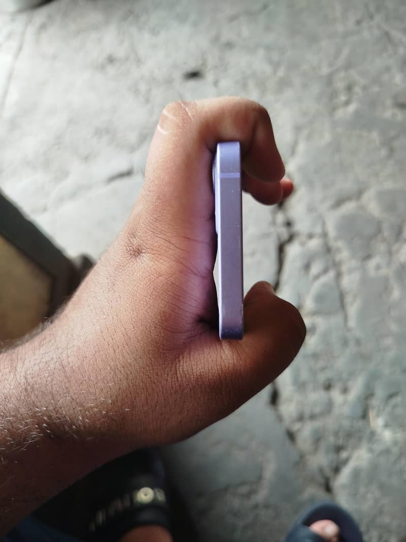 Apple iPhone 12 mini 4