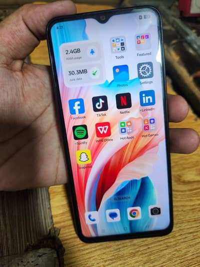 OPPO A18