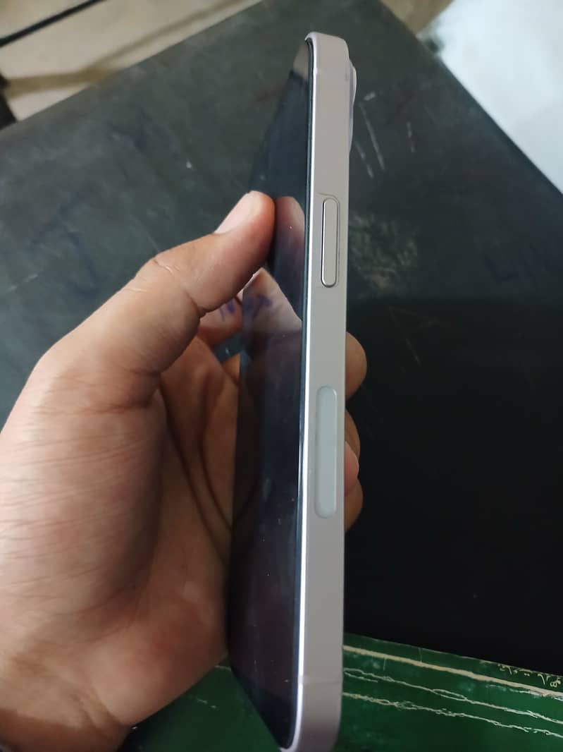 Apple iPhone 14 4