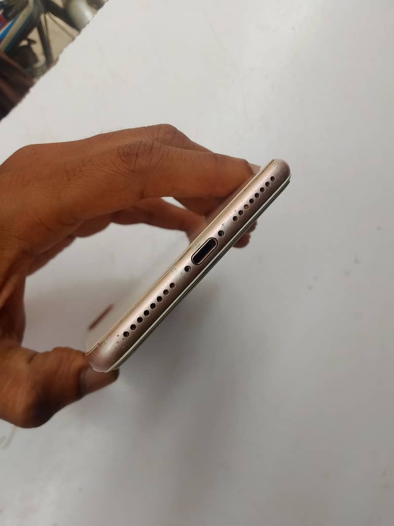 Apple iPhone 8 Plus 0
