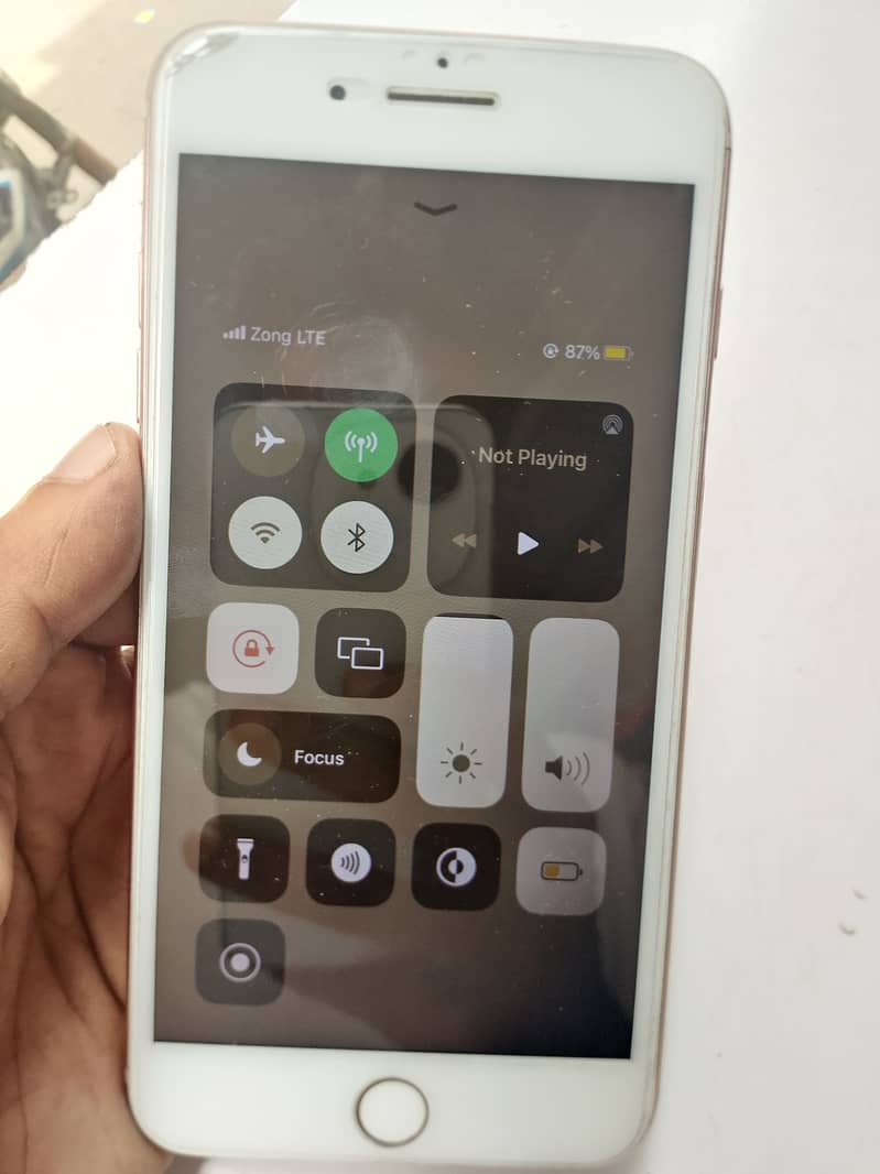 Apple iPhone 8 Plus 2