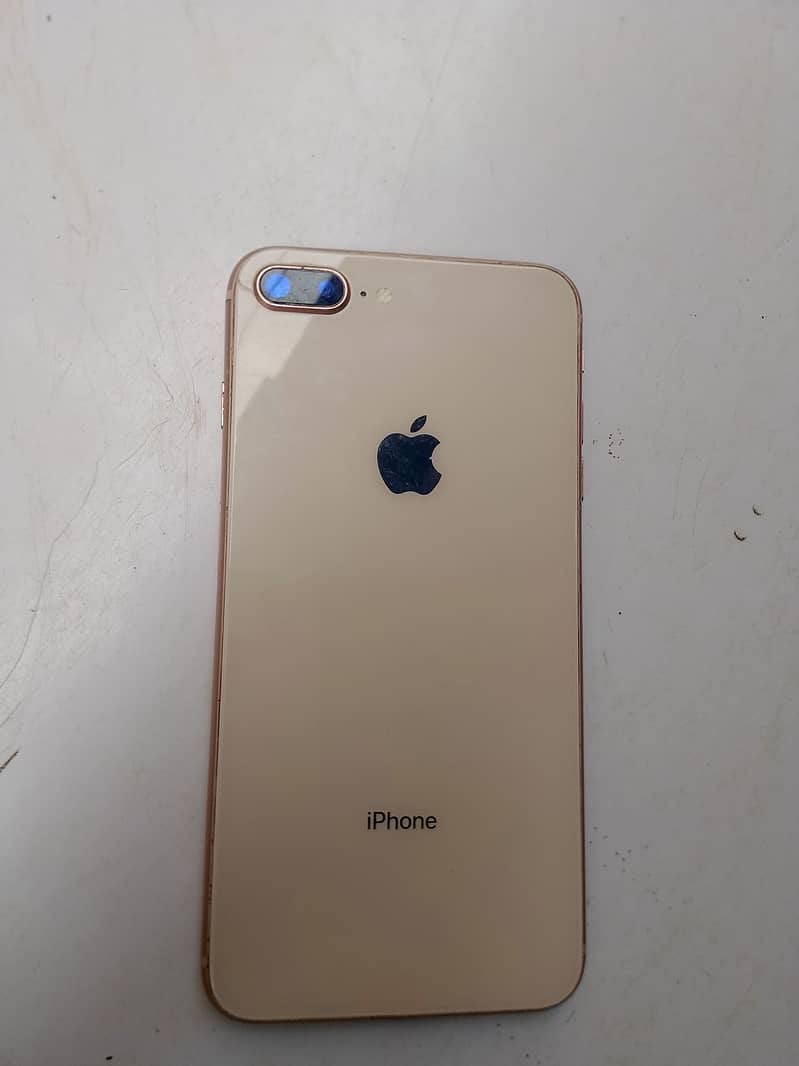 Apple iPhone 8 Plus 3
