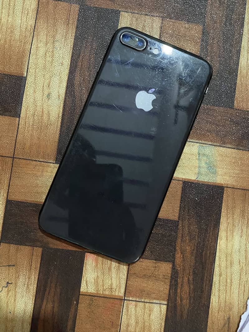 Apple iPhone 8 Plus 1
