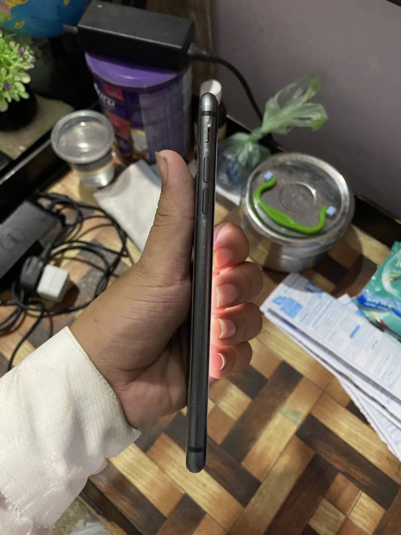 Apple iPhone 8 Plus 2