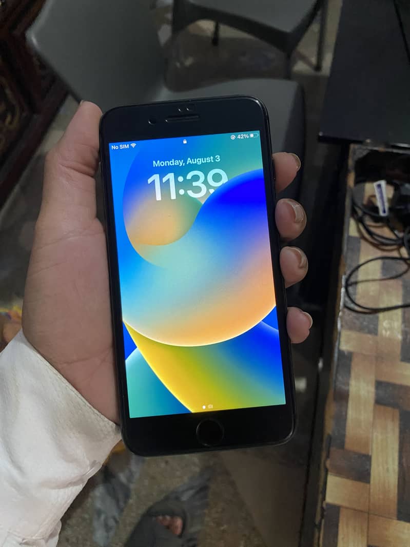 Apple iPhone 8 Plus 3