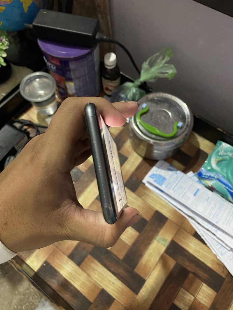 Apple iPhone 8 Plus 5