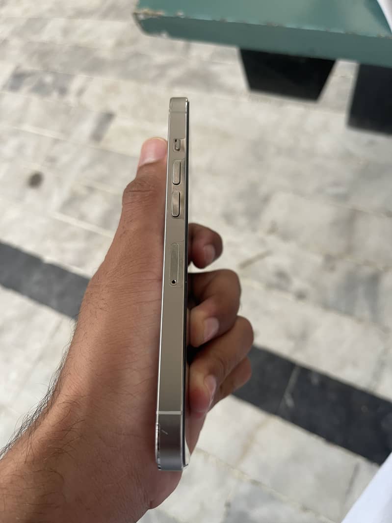 Apple iPhone 13 Pro 1