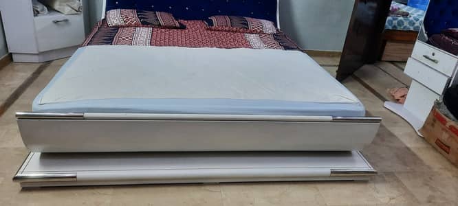 White Curvy Head Bed Set with Mattress