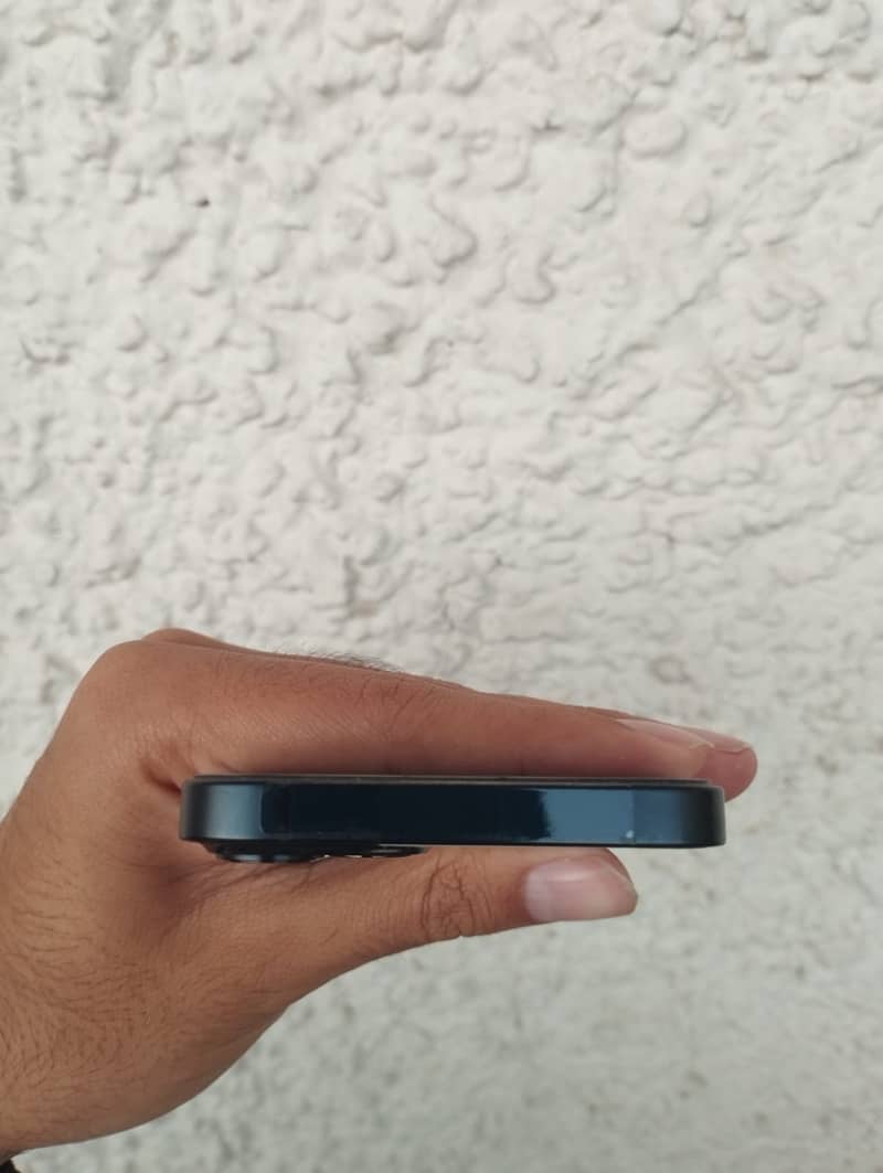 Apple iPhone 13 3