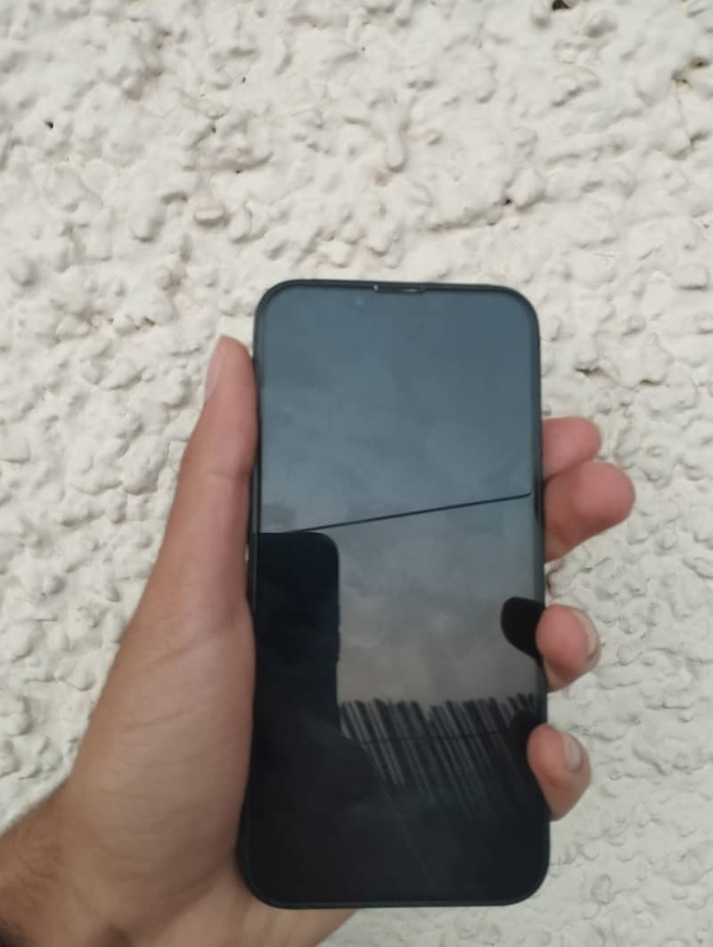 Apple iPhone 13 6