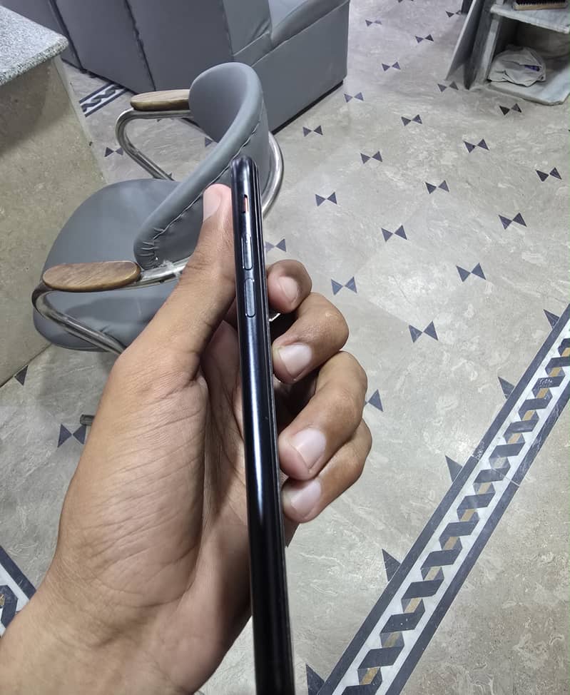 Apple iPhone SE 2 0