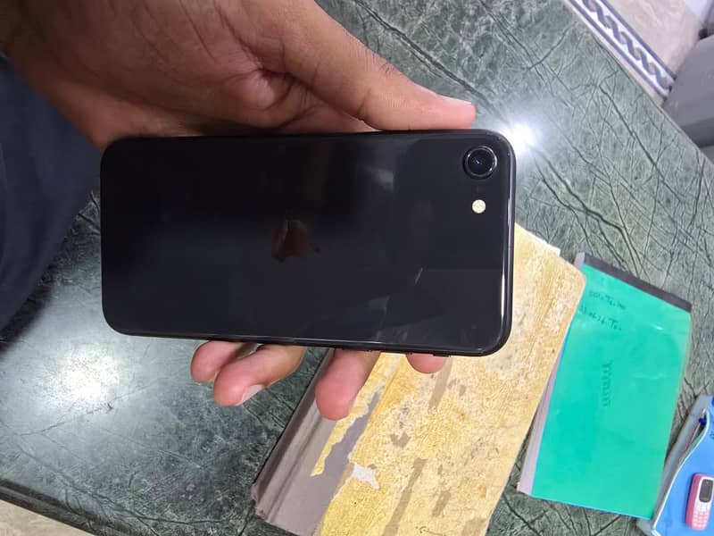 Apple iPhone SE 2 1