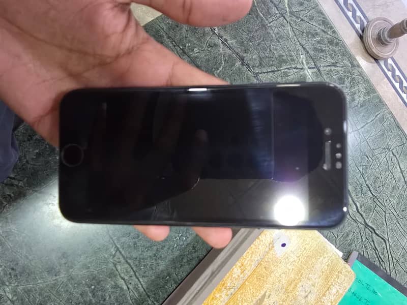 Apple iPhone SE 2 5