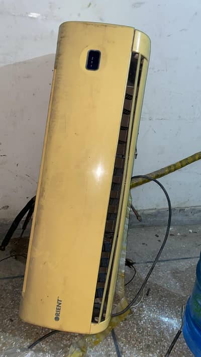 Orient AC good working 35000