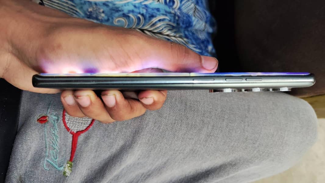 Tecno CAMON 40 Pro 6