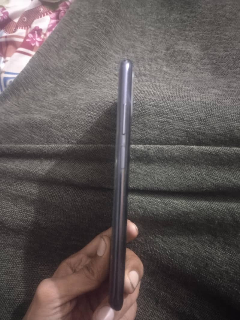 Xiaomi Redmi Note 10S 4