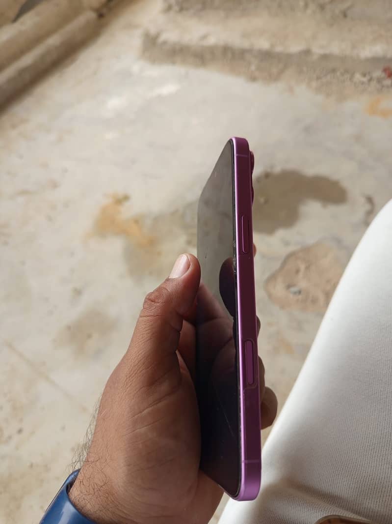 Apple iPhone 16 Plus 1