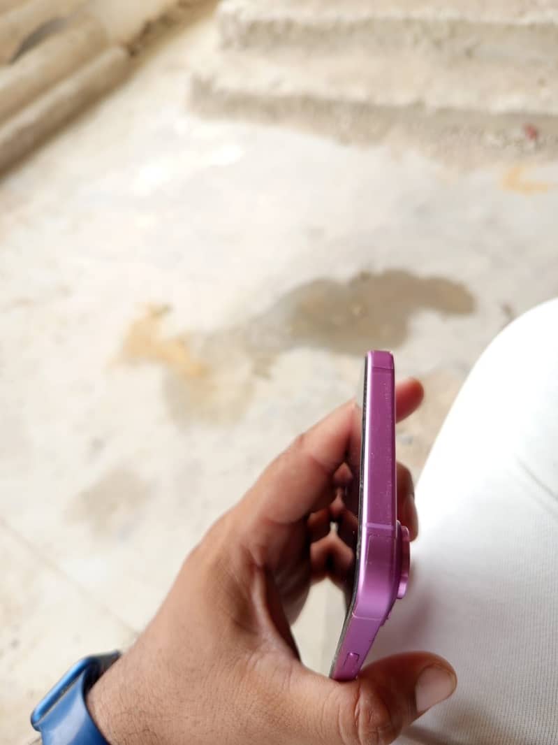 Apple iPhone 16 Plus 4