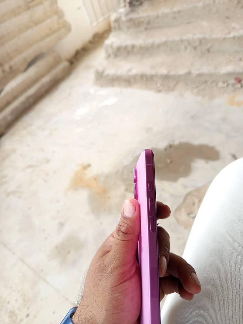 Apple iPhone 16 Plus 5