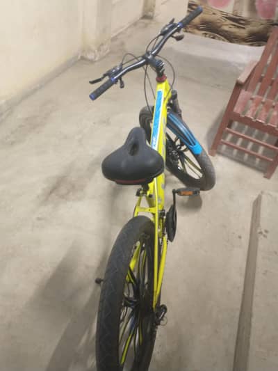 viper cycle yellow color