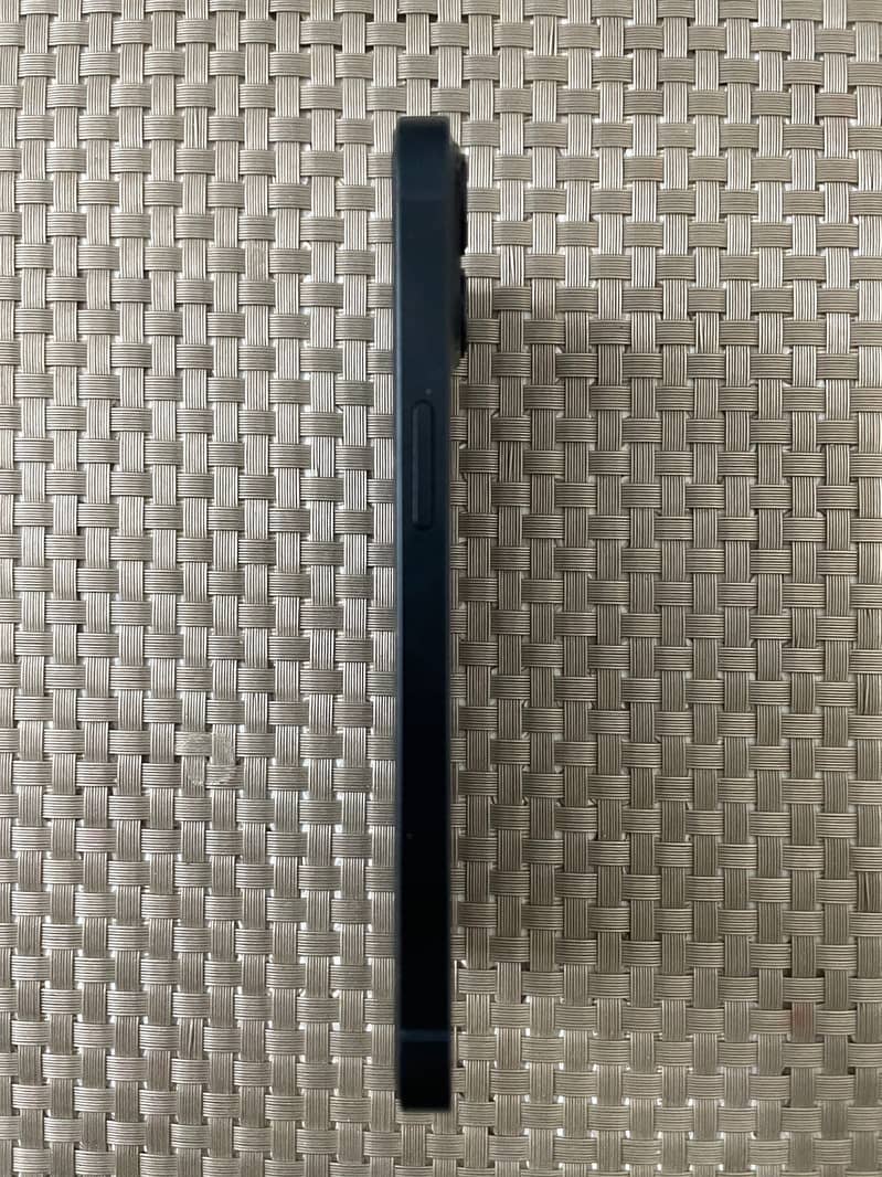Apple iPhone 13 3