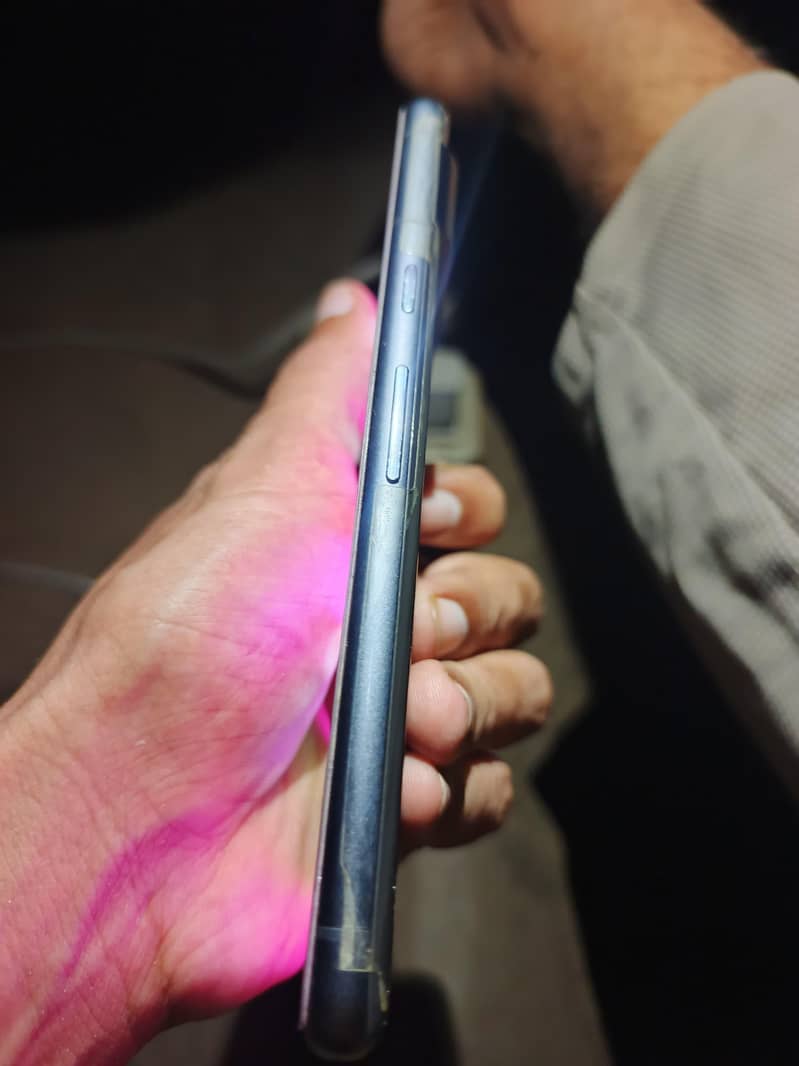 Google Pixel 7 4