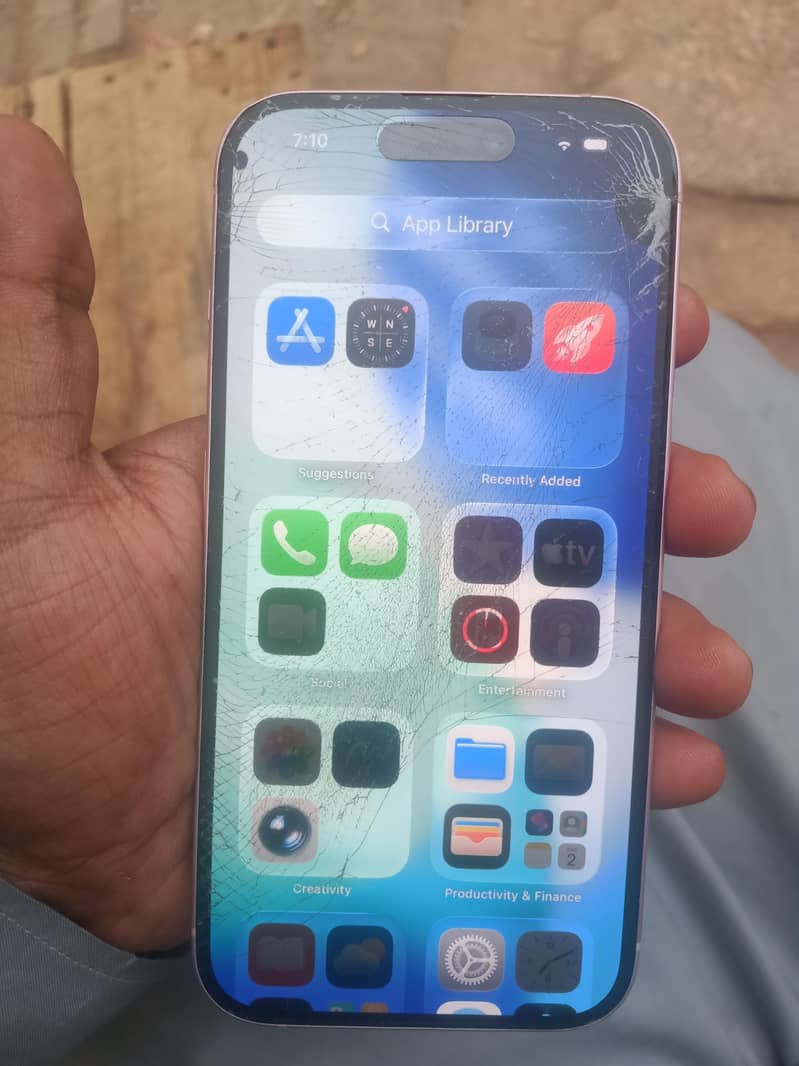 Apple iPhone 15 4