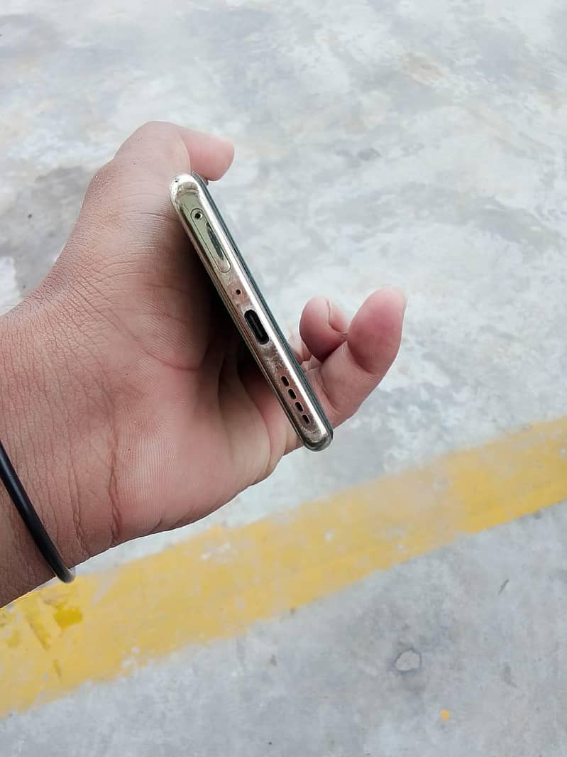 Infinix note 40 pro 4