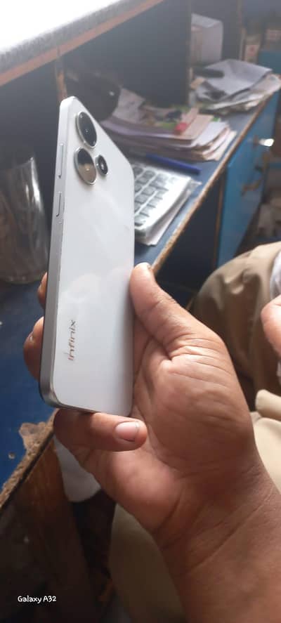 Infinix Hot 30 Play
