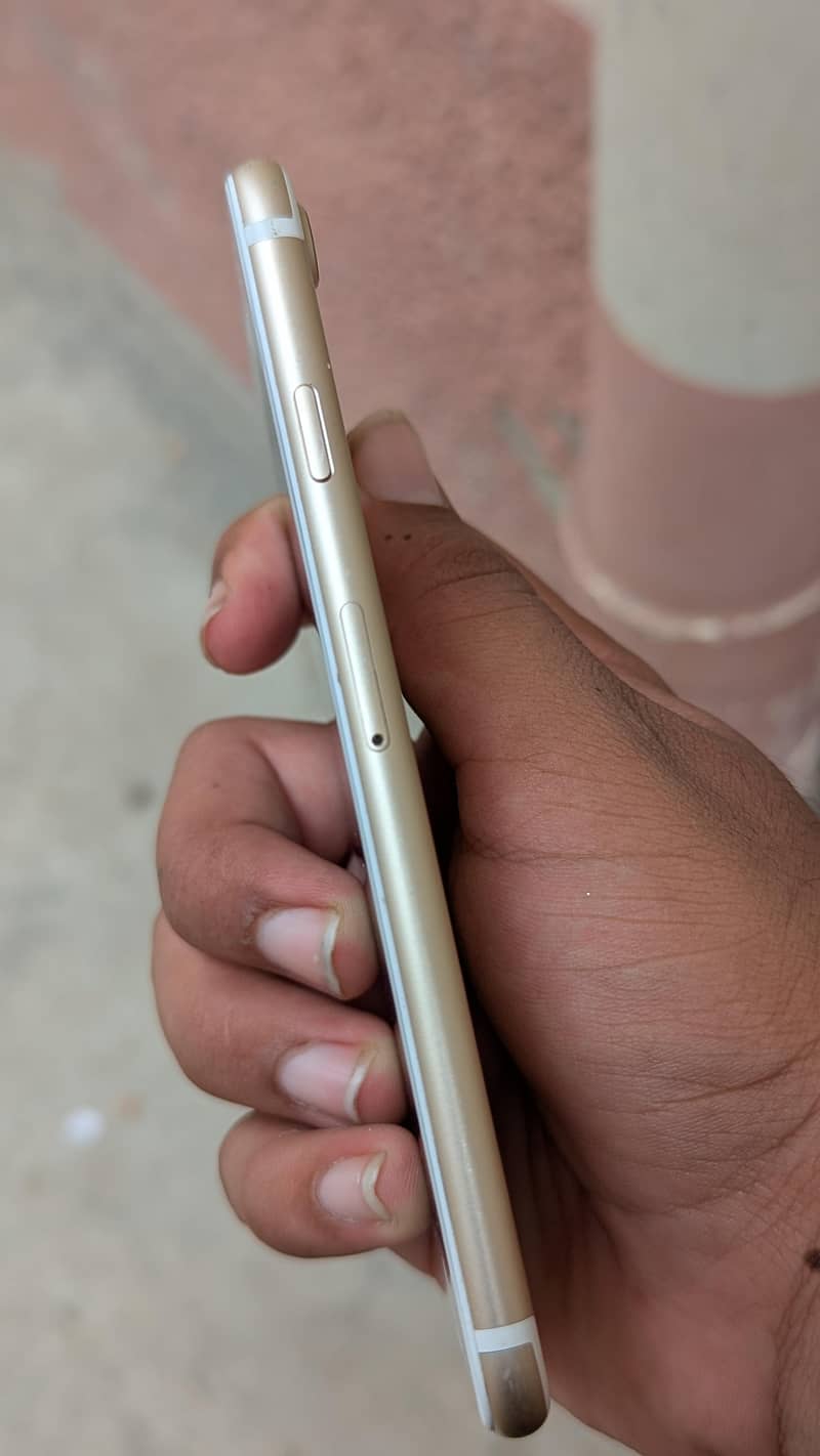 Apple iPhone 7 1
