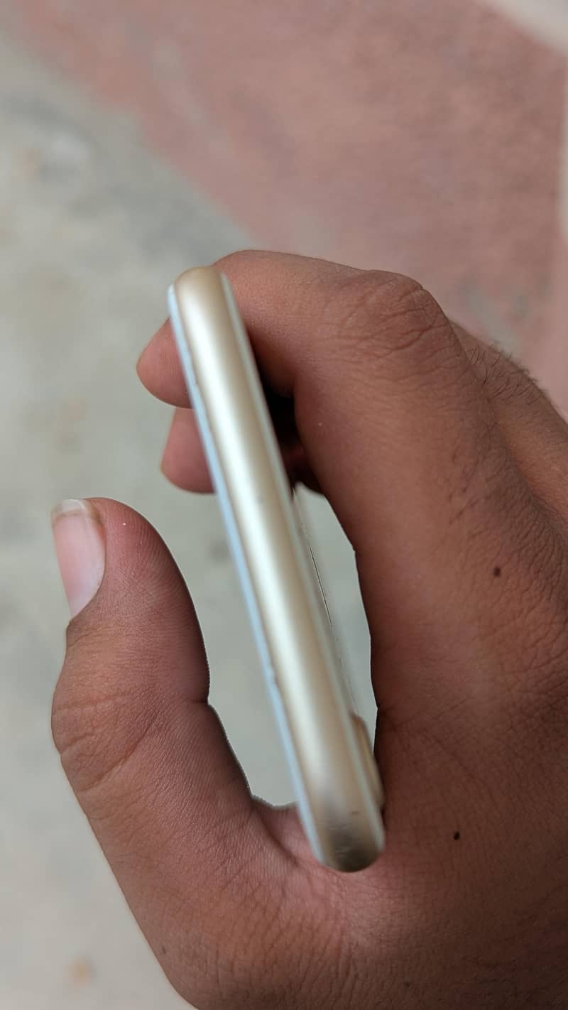 Apple iPhone 7 2