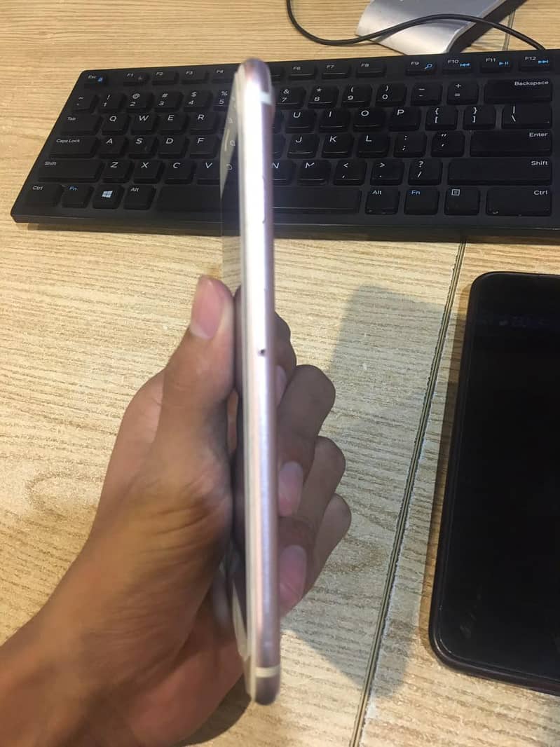 Apple iPhone 7 Plus 1