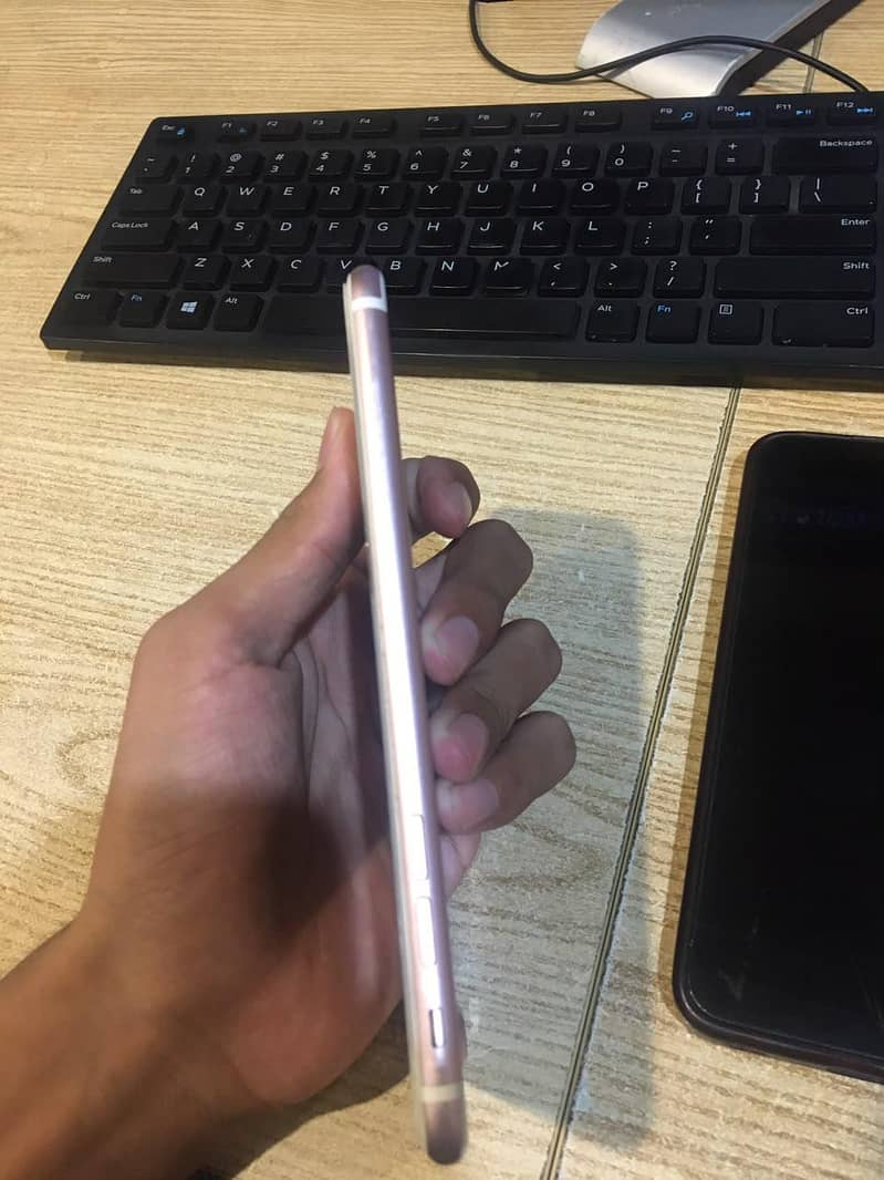 Apple iPhone 7 Plus 2