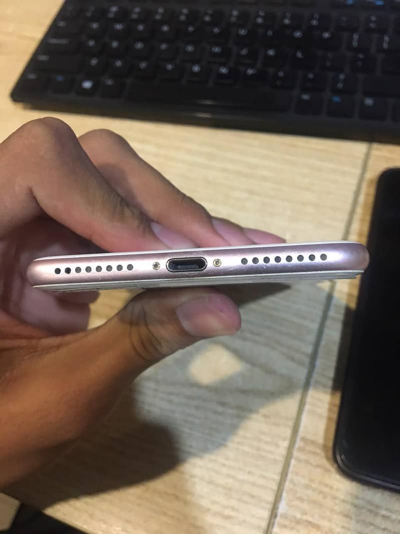 Apple iPhone 7 Plus 3