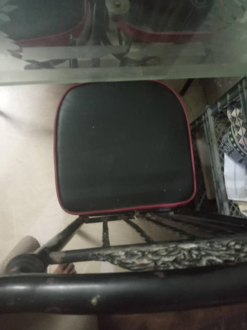 6 seter iron dining table 2