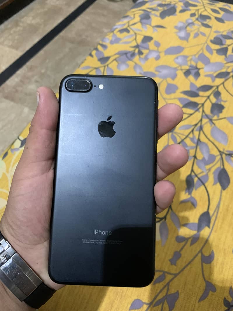 Apple iPhone 7 Plus 1