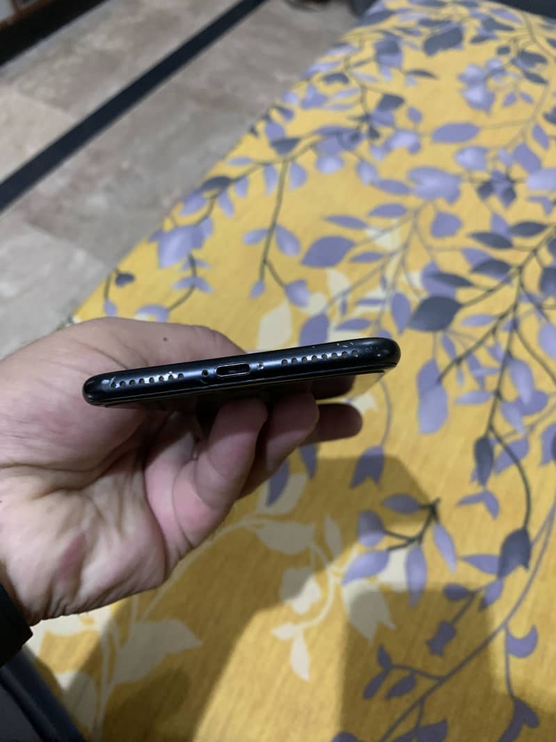 Apple iPhone 7 Plus 2