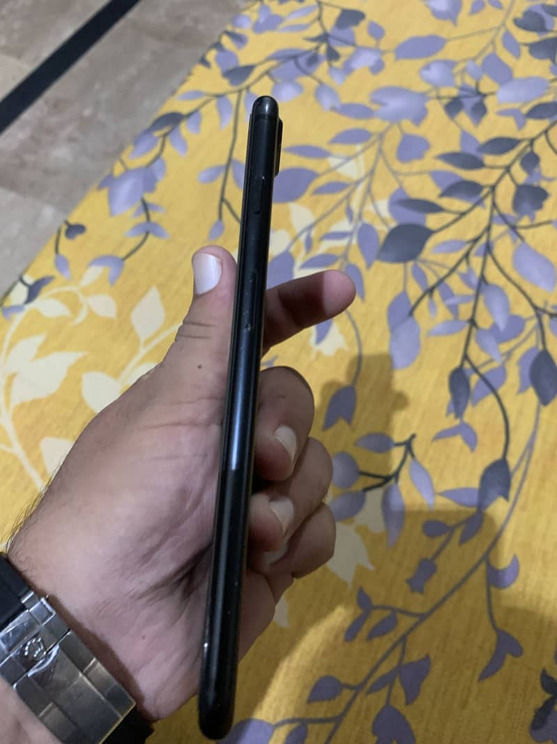 Apple iPhone 7 Plus 4