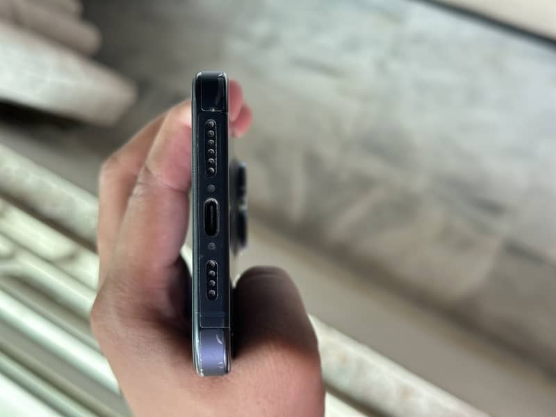 Apple iPhone 15 Pro Max 2