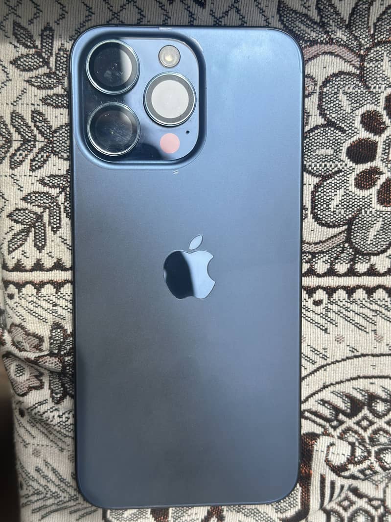 Apple iPhone 15 Pro Max 8