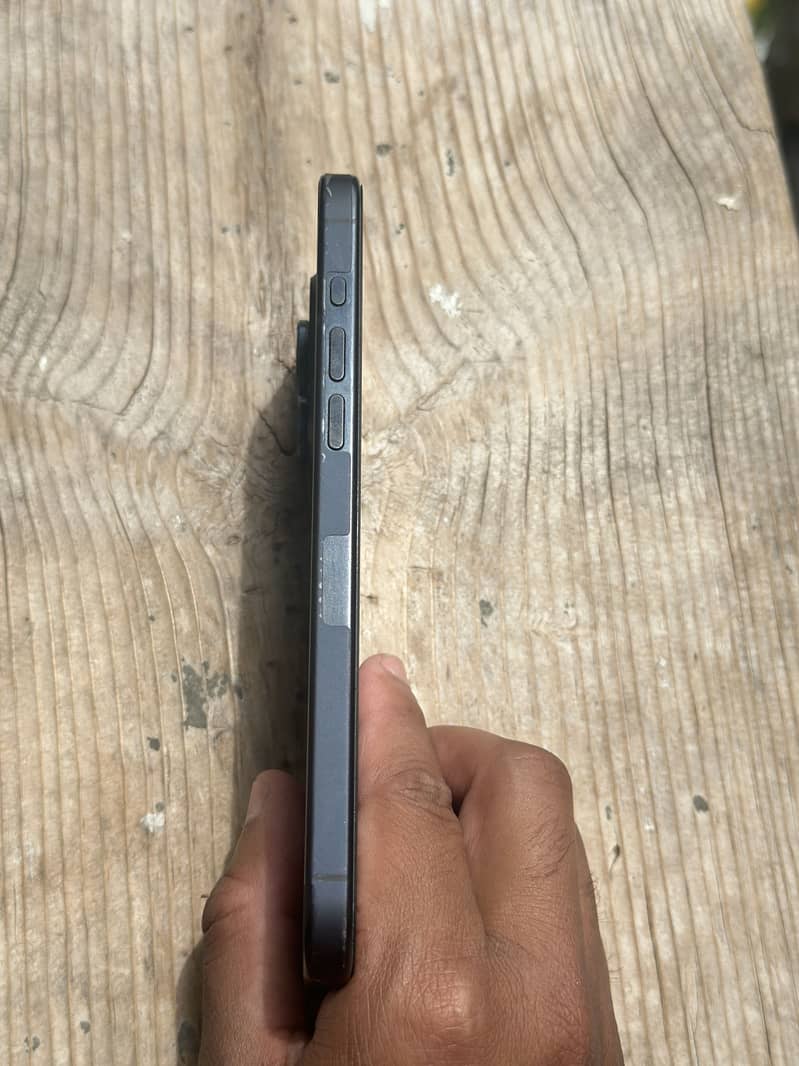 Apple iPhone 15 Pro Max 10