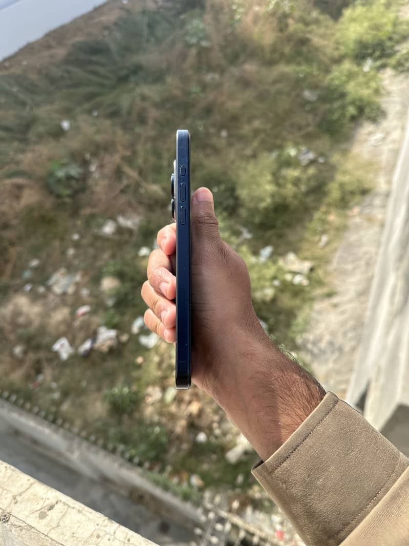 Apple iPhone 15 Pro Max 14