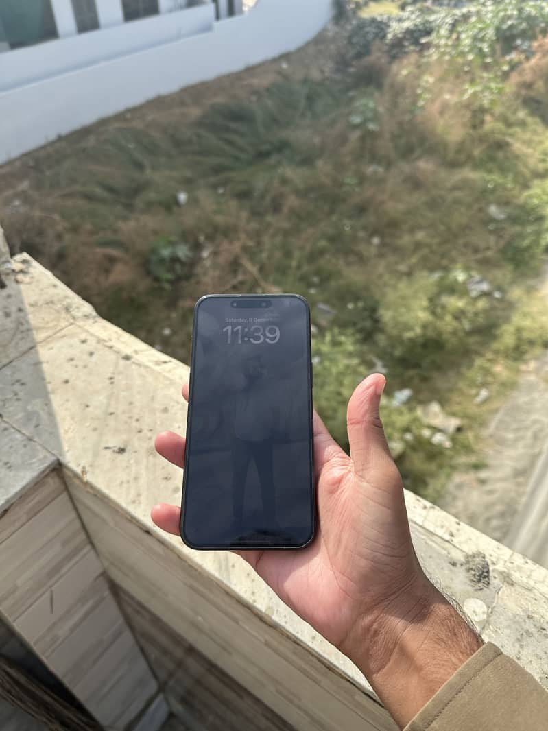 Apple iPhone 15 Pro Max 16